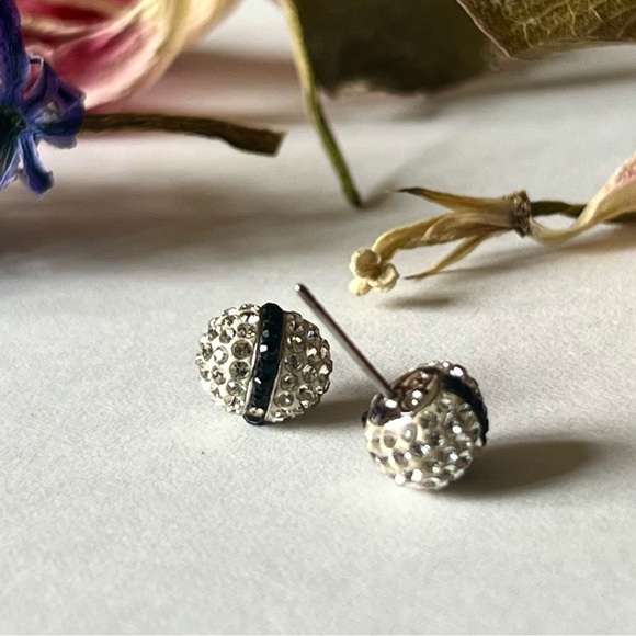 Swarovski round crystal and black strip earring - Picture 5 of 7